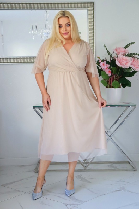 Sukienka z elastyczną talią i tiulowym wykończeniem KOD S1020  ( r. 48-54) 