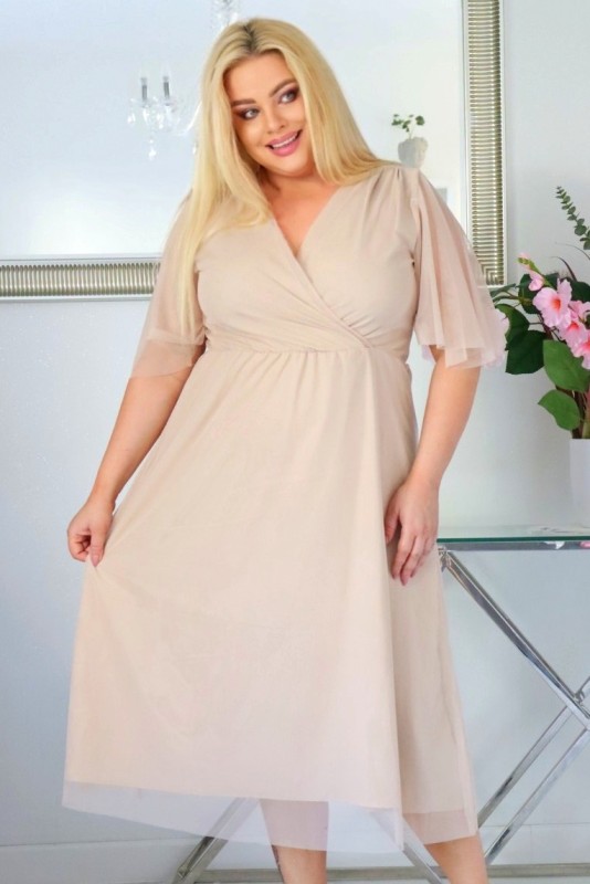 Sukienka z elastyczną talią i tiulowym wykończeniem KOD S1020  ( r. 48-54) 