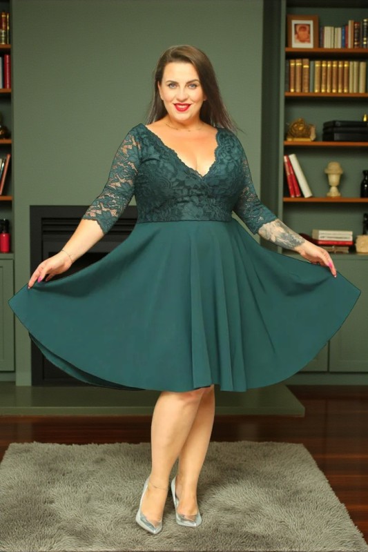 Sukienka rozkloszowana plus size z koronką  S1096  ( r 48-60)