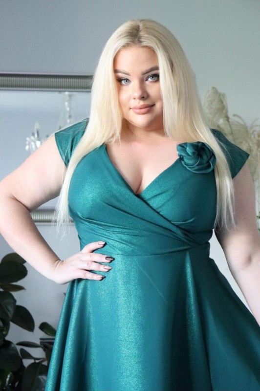 Suknia plus size maxi Glamour z Różą 3D KOD S1009 ( r. 48-60)