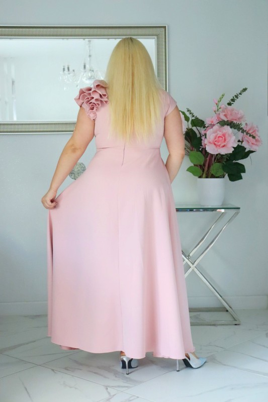 Sukienka plus size glamour z kwiecistą falbaną – S1017 ( r. 48-60)  