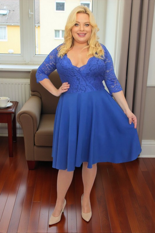 Sukienka rozkloszowana plus size z koronką  S1096  ( r 48-60)