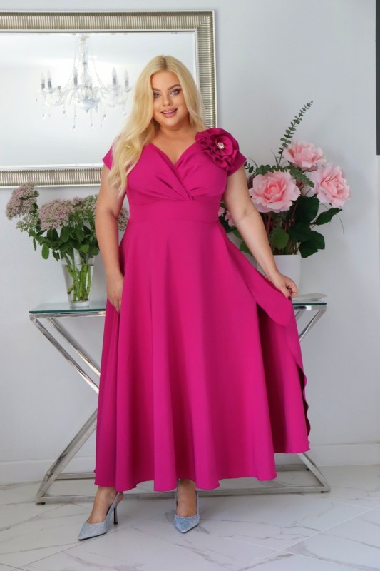 Sukienka plus size z wyjątkowym ręcznie szytym kwiatem KOD S1016 ( r. 48-56)  