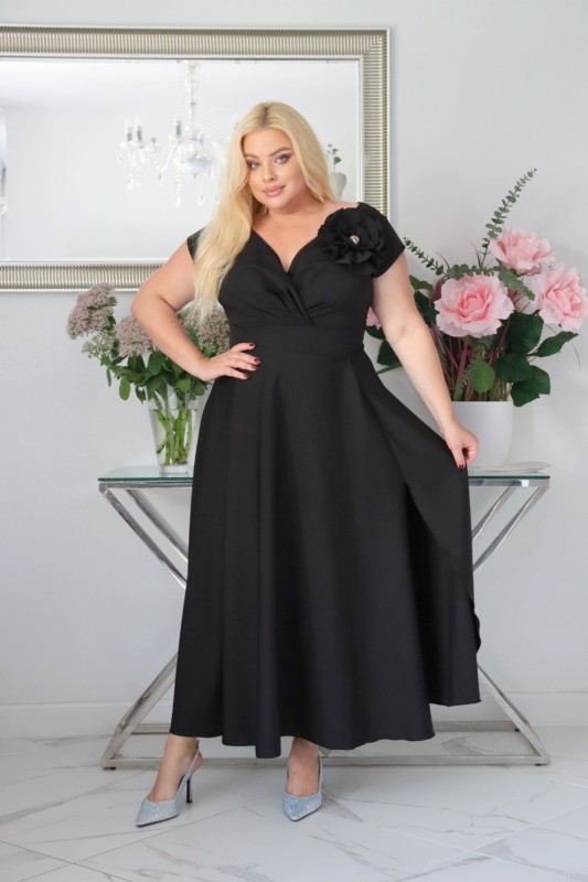 Sukienka plus size z wyjątkowym ręcznie szytym kwiatem KOD S1016 ( r. 48-56)   