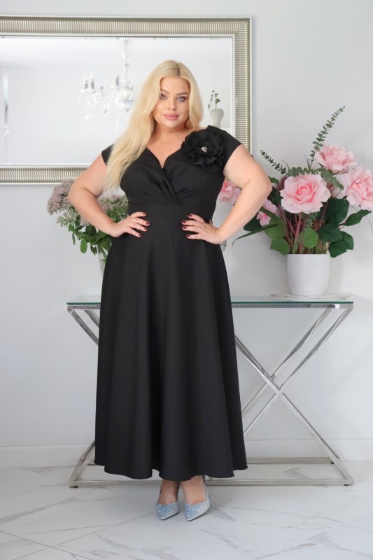 Sukienka plus size z wyjątkowym ręcznie szytym kwiatem KOD S1016 ( r. 48-56)   
