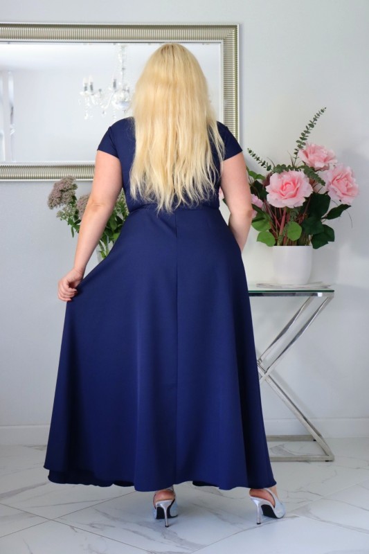 Sukienka plus size z wyjątkowym ręcznie szytym kwiatem KOD S1016 ( r. 48-56)    