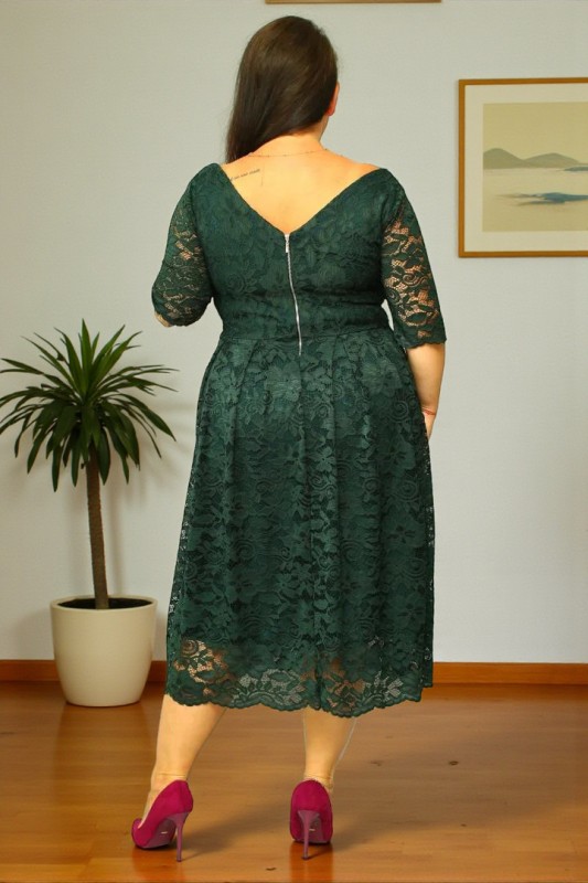 Sukienka koronkowa plus size z kontrafałdami KOD S1064 ( r. 48-60)  