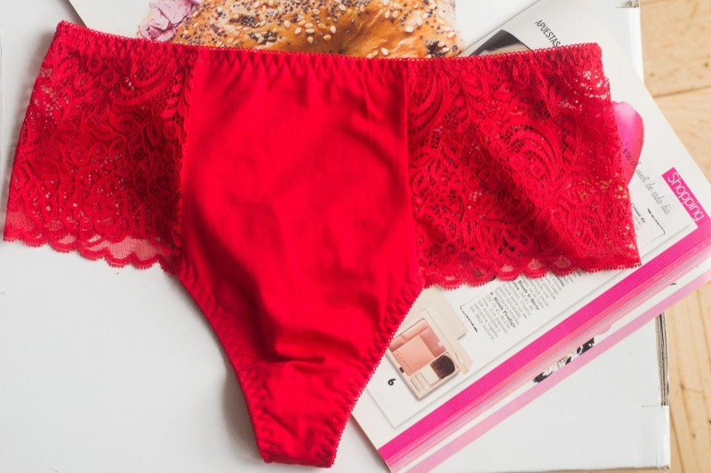Koronkowe stringi plus size RIO  ( r. 44-54)  KOMPLET 
