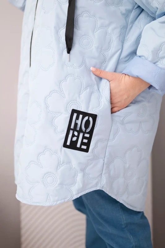 Kurtka przejściowa Plus Size pikowana z kapturem i napisem HOPE ( 48-54)   