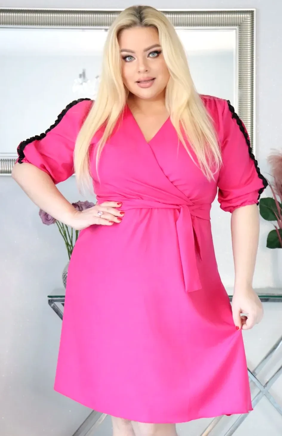 Sukienka trapezowa plus size z kopertowym dekoltem i zdobieniami S1200 ( r. 48-54)