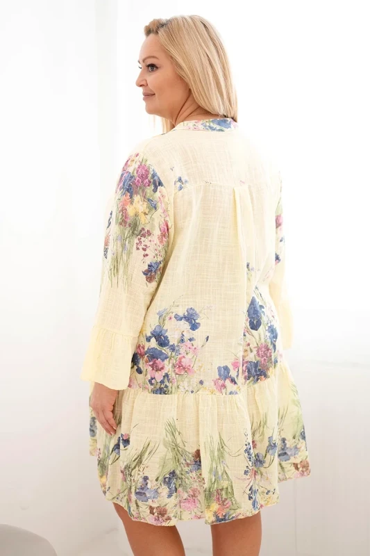 Sukienka damska bawełniana oversize z falbaną i guzikami Plus Size FLOWER (r.46-48) 