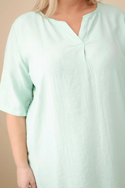 Sukienka damska wiskozowa oversize z dekoltem V Plus Size (r.46-48)