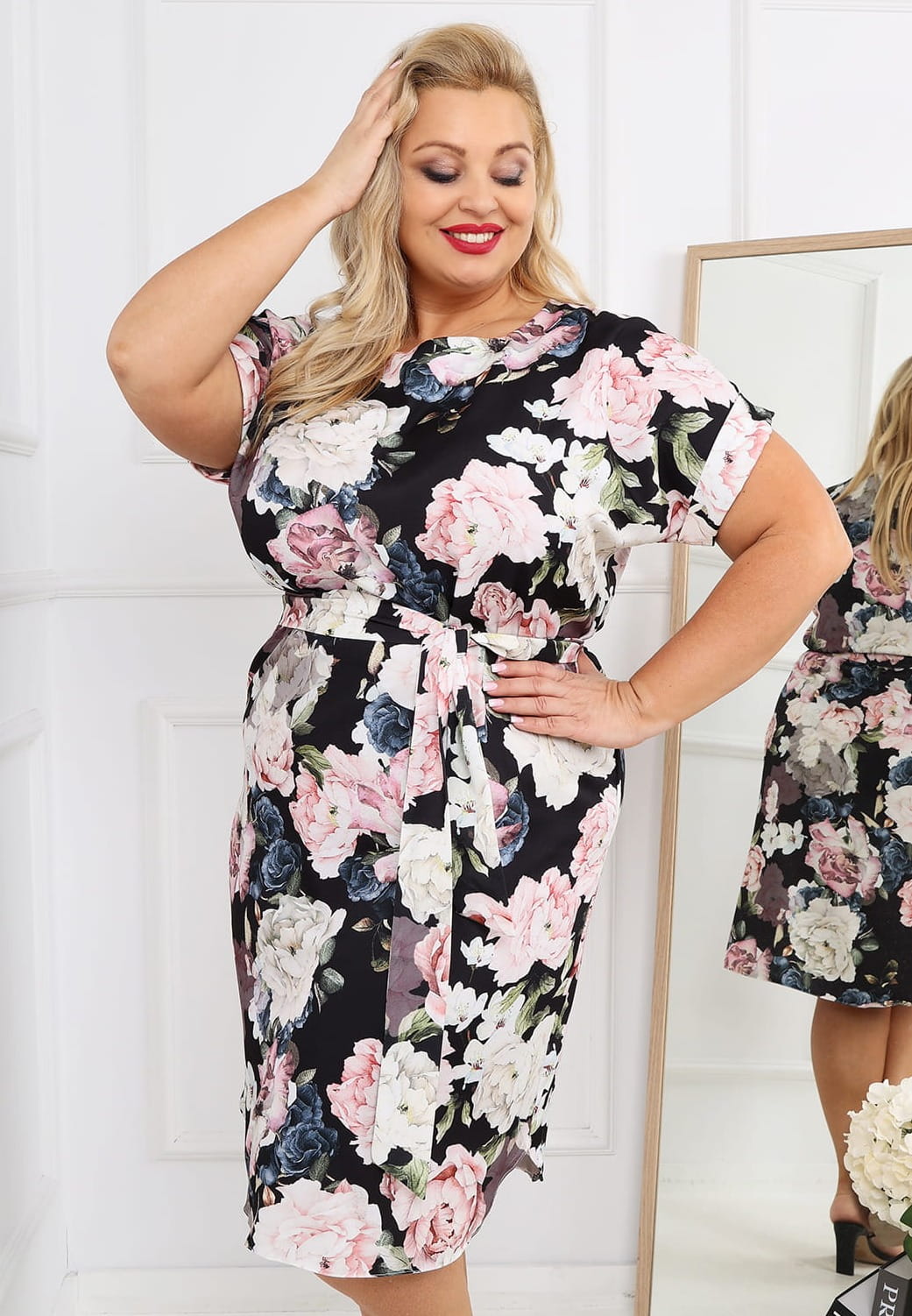 Sukienka plus size w kwiaty Mone ( r. 44-48)  