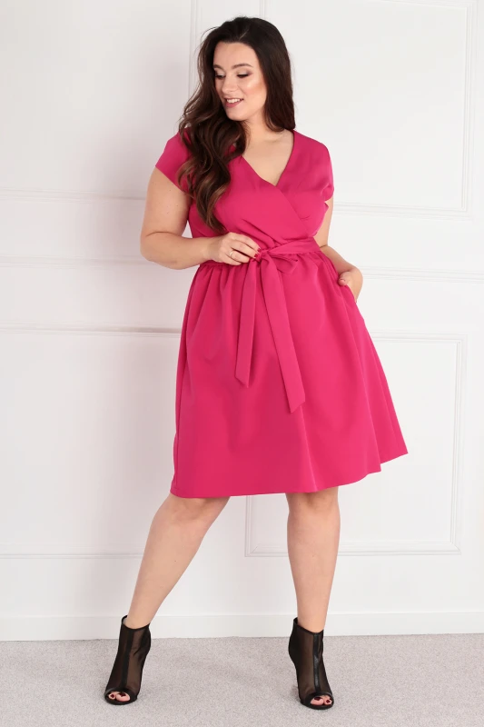 Sukienka plus size wiązana w talii  COCO (L. r 44-52)  