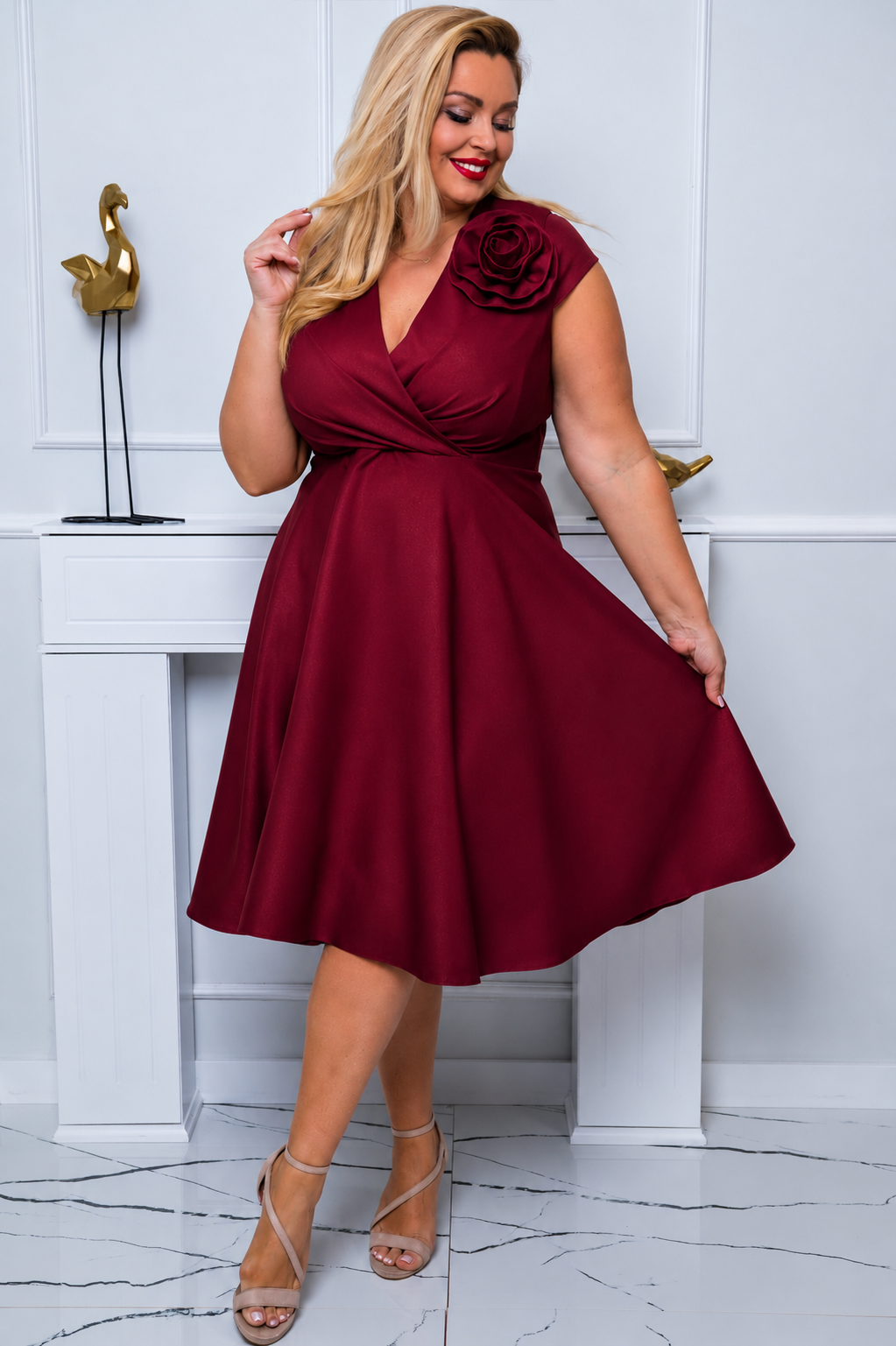 Sukienka wieczorowa plus size NINA bordo glossy ( r. 46-50)  