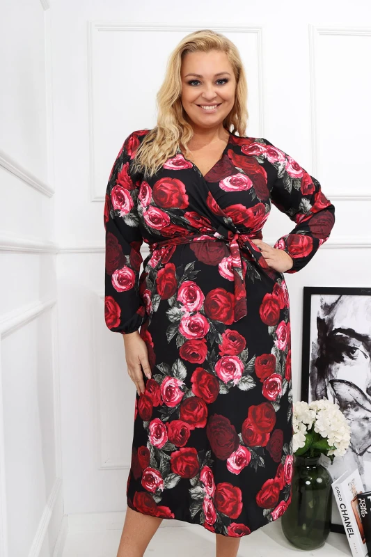 Sukienka plus size w kwiatowy print MERCII w róże  ( r. 42-50)  