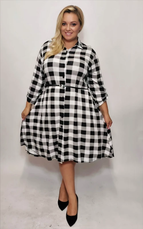 Sukienka w kratę plus size  CZARNO-BIAŁA ( r. 48-54)   