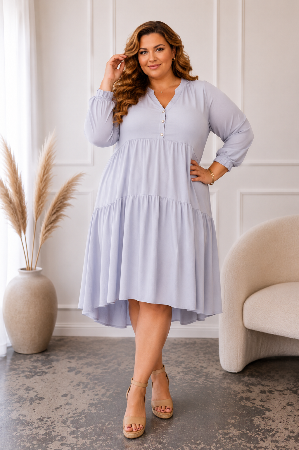 Asymetryczna sukienka plus size z rozpinanym dekoltem na guziczki  i falbanką w paseczki   ( r. 46-54 )    