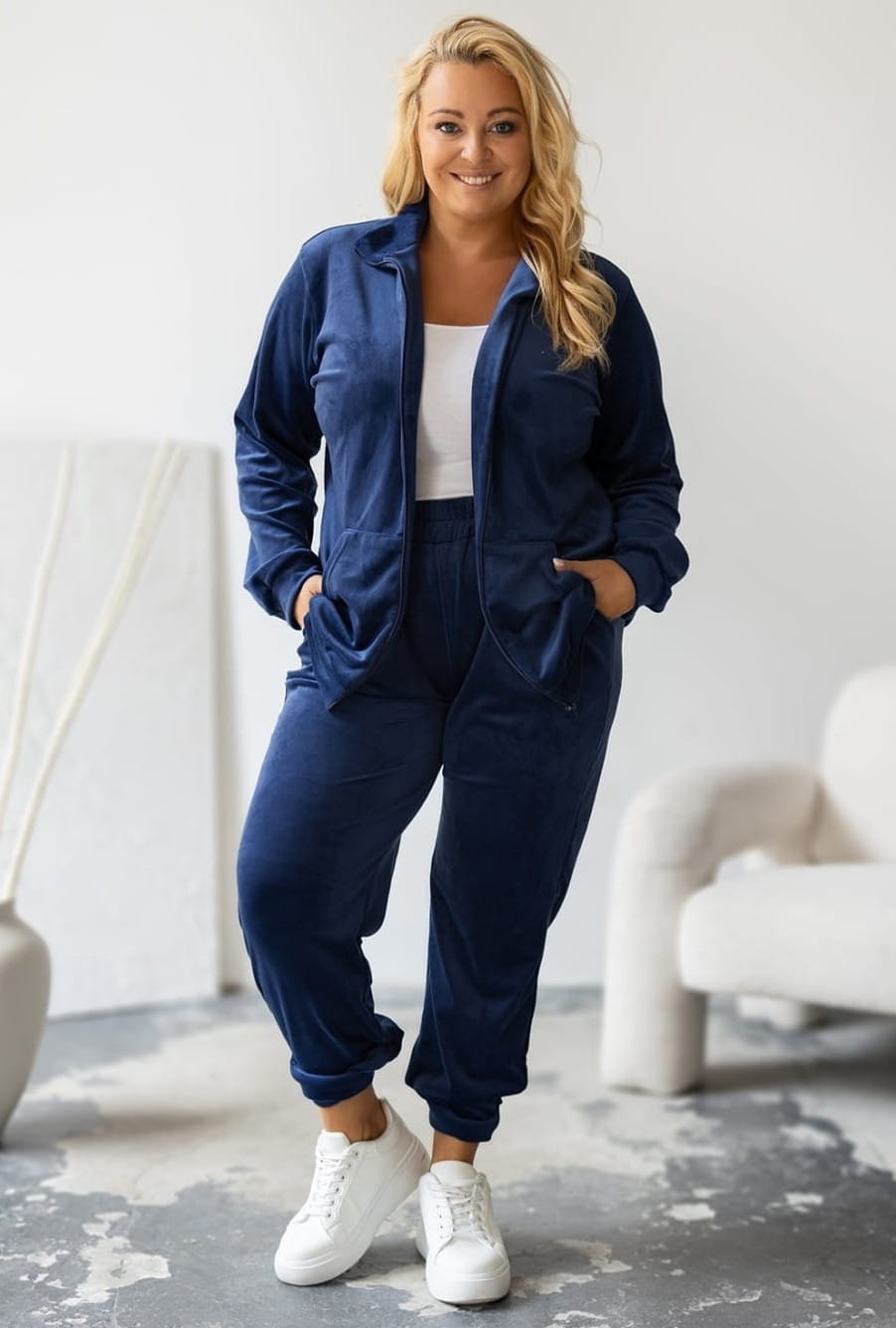 Welurowy komplet dresowy plus size  rozpinany ( r. 44-50)   BESTSELLER  