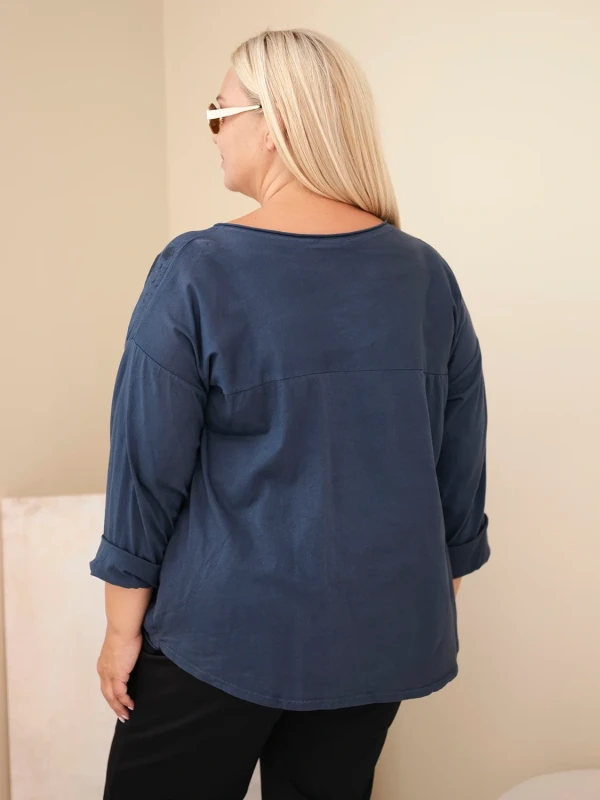 Bluzka damska Plus Size z ozdobnym nadrukiem i wiskozą(r. 46/50)    