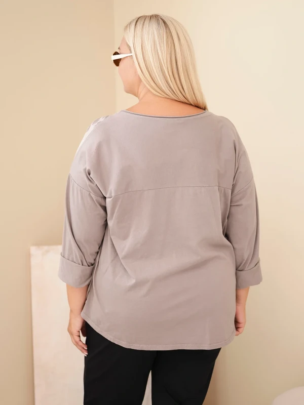 Bluzka damska Plus Size z ozdobnym nadrukiem i wiskozą(r. 46/50)      