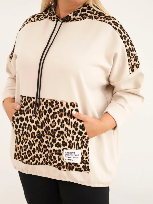 Bluza damska Plus Size z kapturem i ozdobnymi wstawkami (r.50-56)   