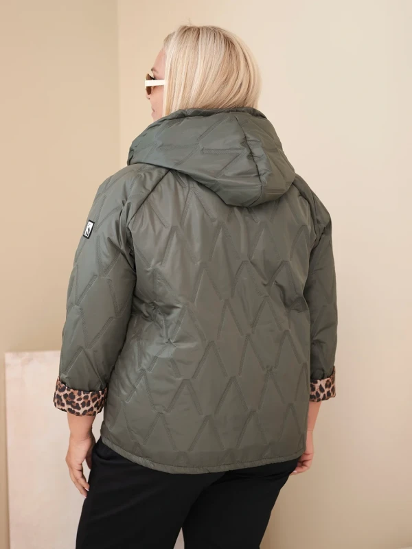 Kurtka damska Plus Size z kapturem i ozdobnym wykończeniem (r.46/50) 