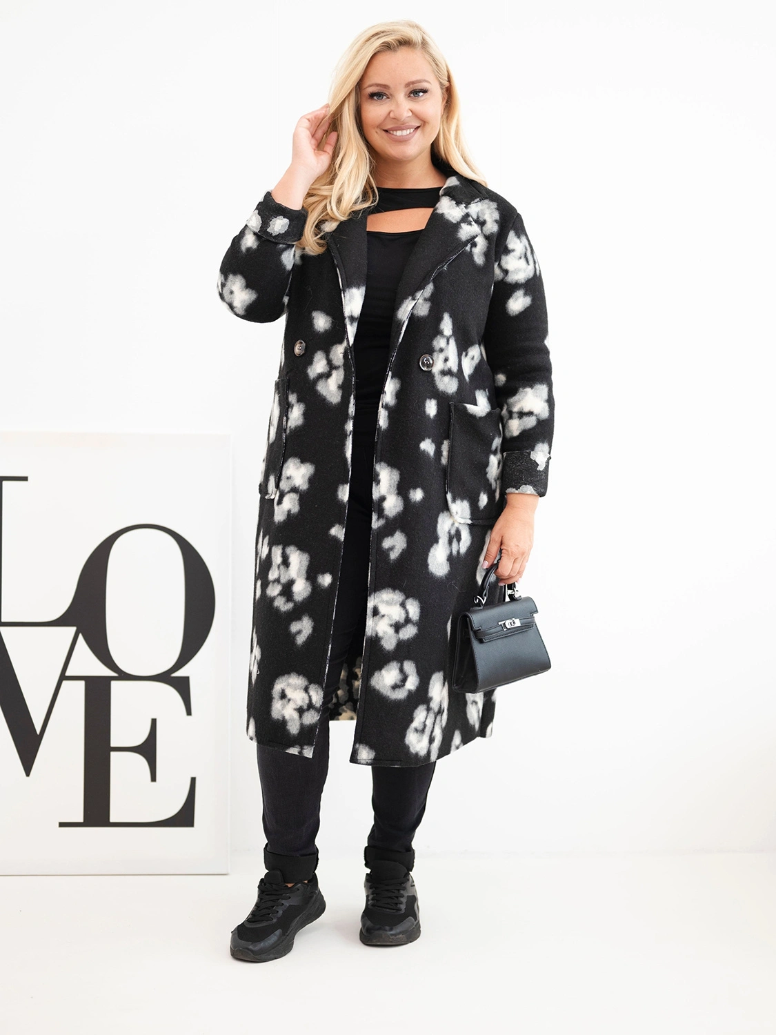 Płaszcz damski Plus Size w panterkę z kieszeniami (r.44/48)   