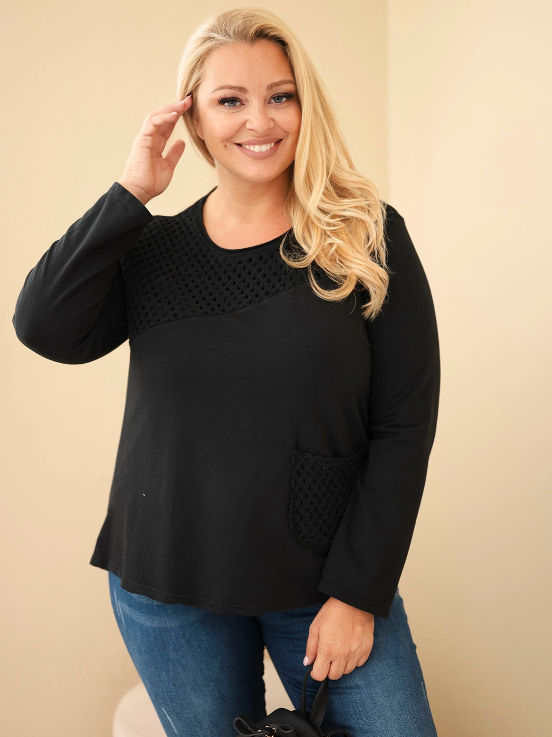 Bluza damska Plus Size bawełniana z ażurową wstawką (r.46/48)            