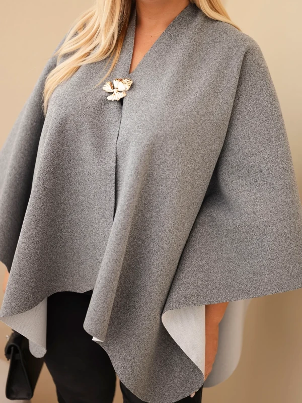 Narzutka damska ponczo Plus Size z broszką – elegancka narzutka oversize ( r 46-60)
