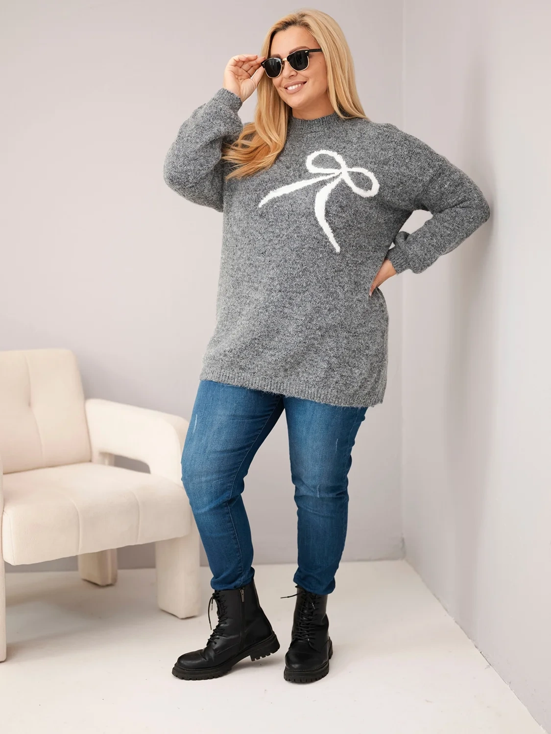 Sweter damski Plus Size z wełną i kokardą – długi sweter 46–50