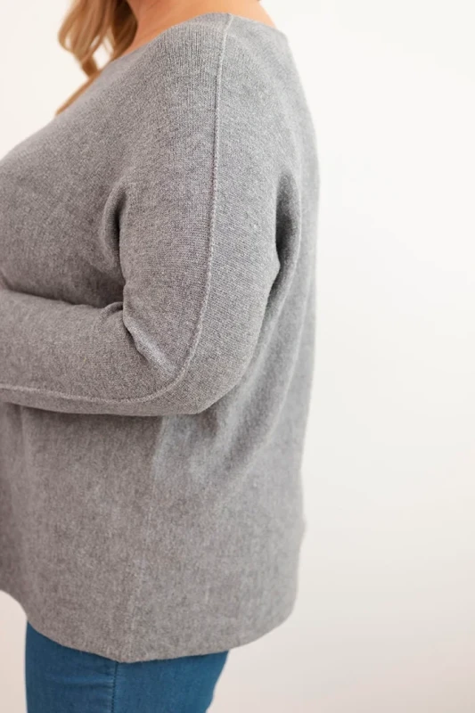 Sweter damski Plus Size oversize z dekoltem łódka (r.46/50)  