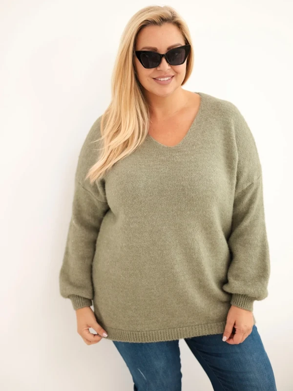 Sweter damski Plus Size z wełną i dekoltem V (r.46/50) 