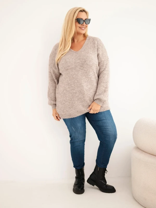 Sweter damski Plus Size z wełną i dekoltem V (r.46/50) 
