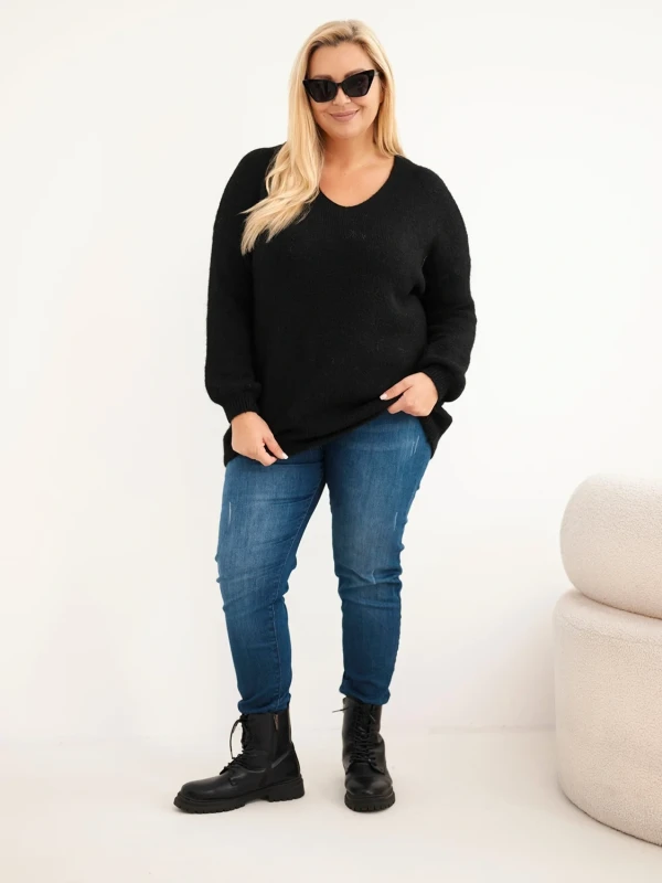 Sweter damski Plus Size z wełną i dekoltem V (r.46/50)
