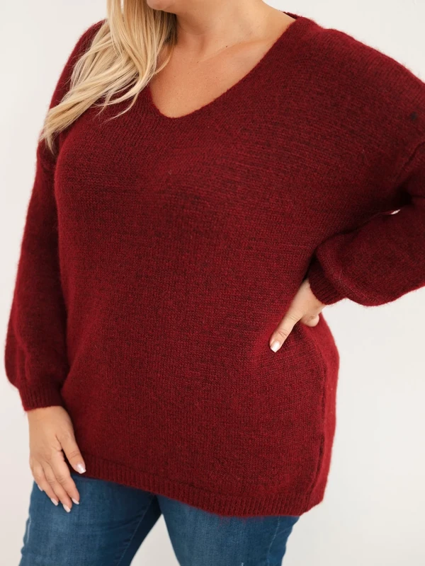 Sweter damski Plus Size z wełną i dekoltem V (r.46/50)