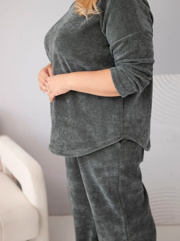 Komplet damski Plus Size sztruksowy z szerokimi spodniami 44–48