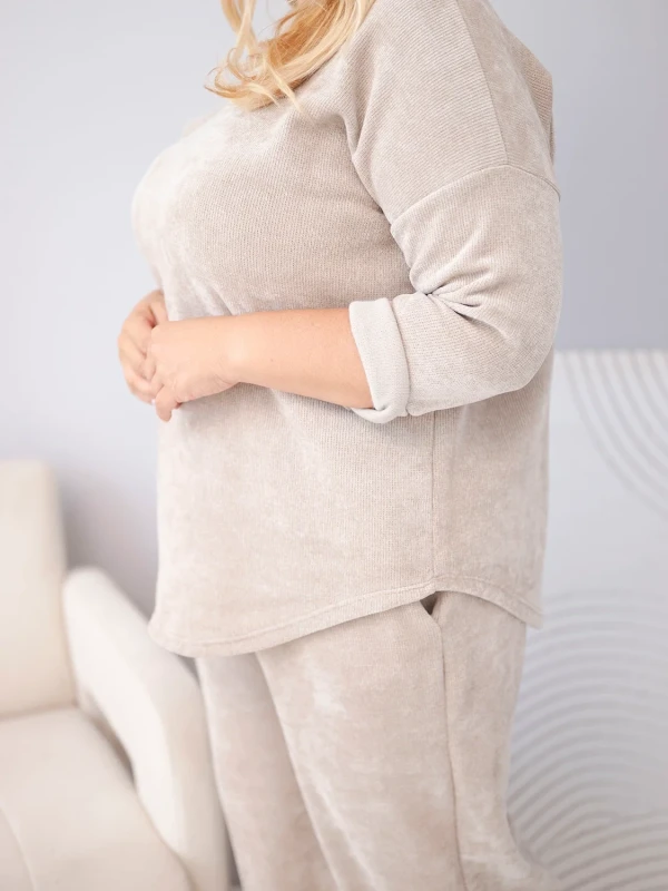 Komplet damski Plus Size sztruksowy z szerokimi spodniami 44–48