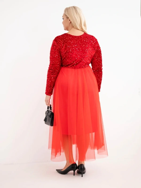 Elegancka sukienka maxi Plus Size z cekinową górą i tiulowym dołem – rozmiar 44–48