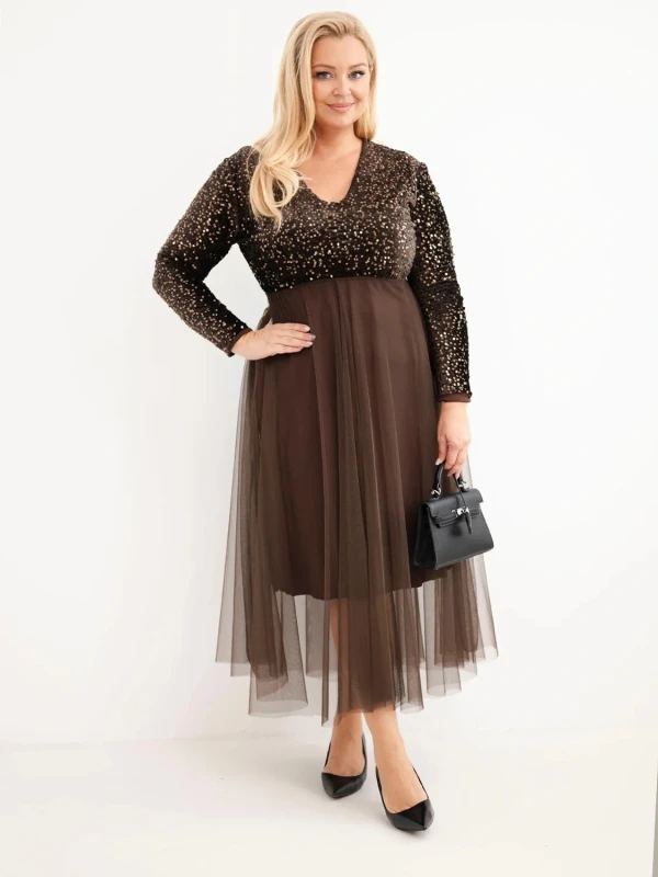 Elegancka sukienka maxi Plus Size z cekinową górą i tiulowym dołem – rozmiar 44–48 
