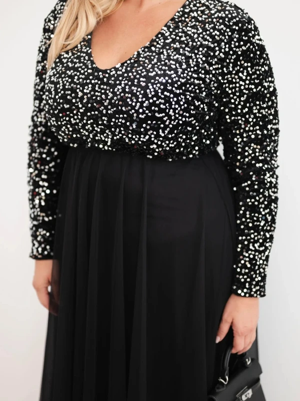 Elegancka sukienka maxi Plus Size z cekinową górą i tiulowym dołem – rozmiar 44–48 
