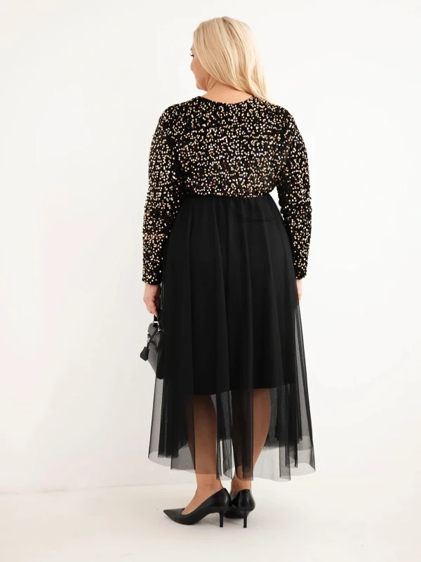 Elegancka sukienka maxi Plus Size z cekinową górą i tiulowym dołem – rozmiar 44–48 