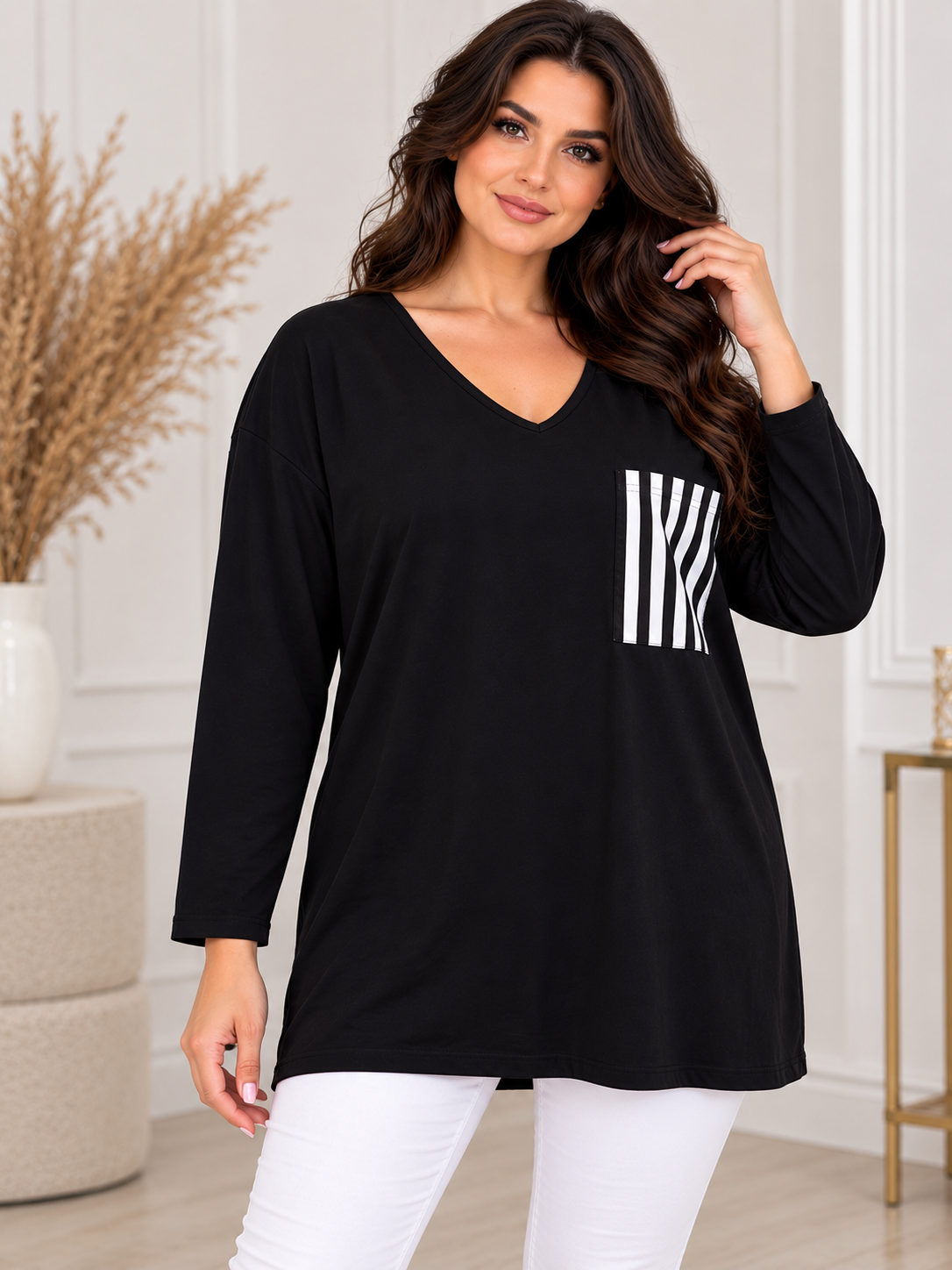 Bluzka damska Plus Size „Mia” z ozdobną kieszonką w paski ( r. 48-52) 
